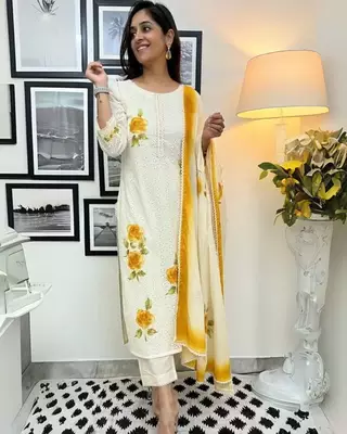 Premium quality beautiful cotton with lining kurta crafted pink floral with amazing embroidery work 4