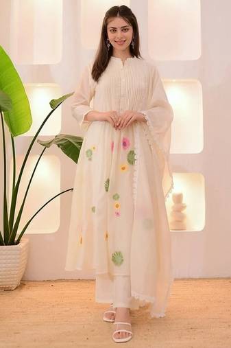 Premium quality beautiful ivory pastel garden threadwork mul chanderi suit