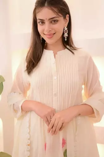 Premium quality beautiful ivory pastel garden threadwork mul chanderi suit
