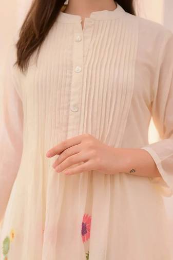 Premium quality beautiful ivory pastel garden threadwork mul chanderi suit