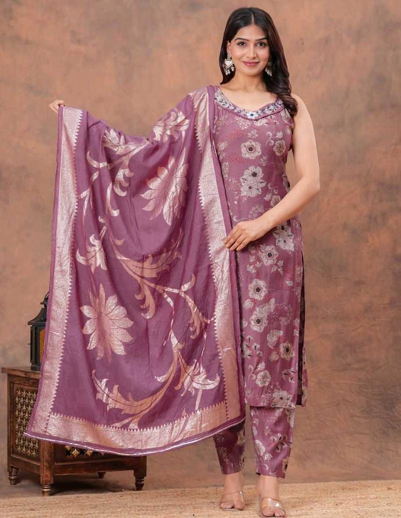 Women   s vatican muslin kurti pant dupatta set with handwork & chanderi dupatta