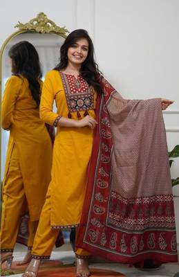 Women floral printed cotton kurta with trouser & dupatta 1