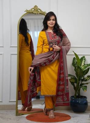 Women floral printed cotton kurta with trouser & dupatta 2