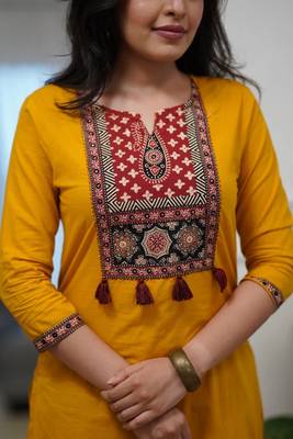 Women floral printed cotton kurta with trouser & dupatta 5