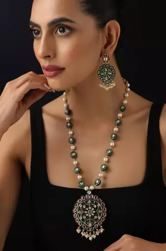 Gold plated green stone necklace set