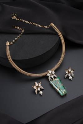 Gold plated green stone Kundan necklace set 2