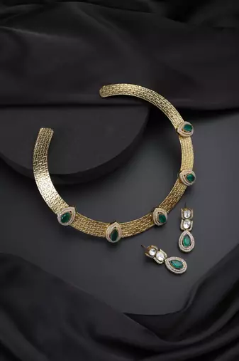 Gold plated green stone necklace set