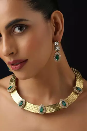 Gold plated green stone necklace set