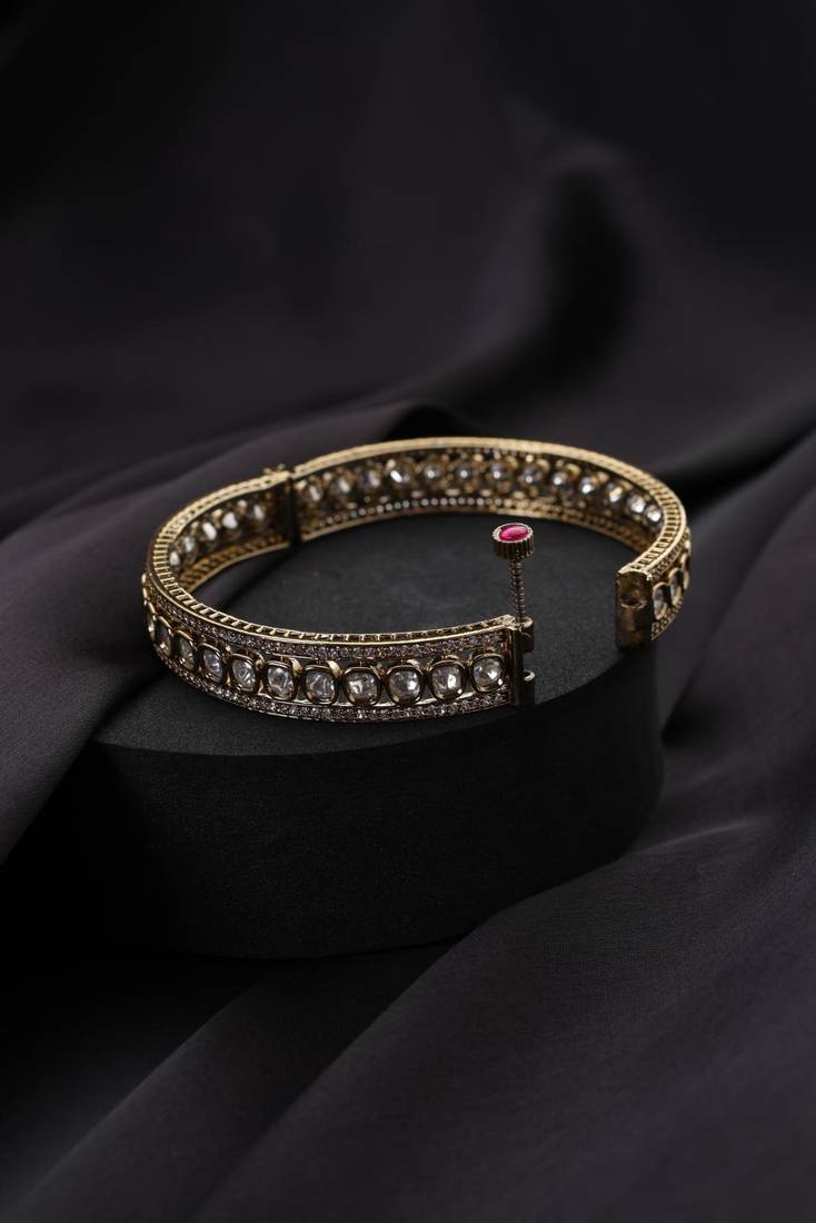 Gold plated kundan bangle