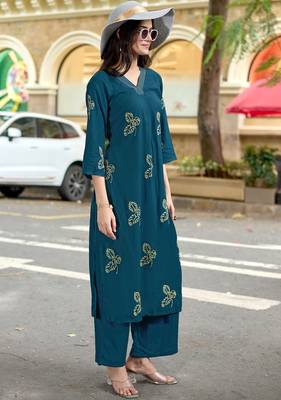 Floral Embroidered V-Neck Thread Work Straight Kurta With Palazzo 5