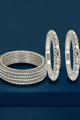 Set of 6 silver plated textured bangles set