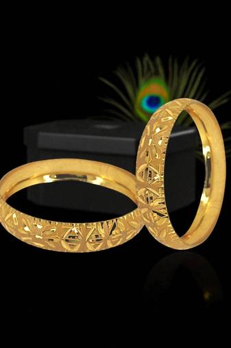 Set of 2 gold plated engraved traditional bangles set