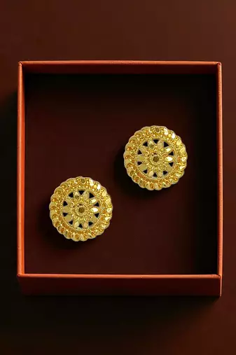 Gold plated round shape stud earring