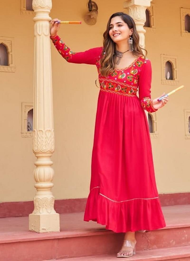 Navratri special reyon with kutchi gamthi work