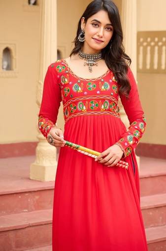 Navratri special reyon with kutchi gamthi work
