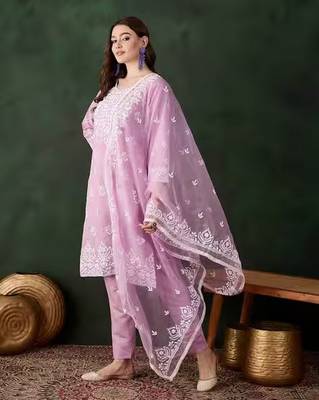 Pink Embroidered kurta with pant & dupatta 2