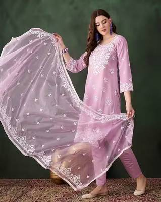 Pink Embroidered kurta with pant & dupatta 4