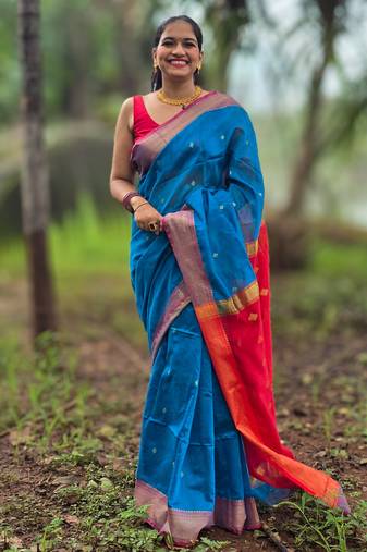 Blue maheswari cotton saree with unstitched blouse piece