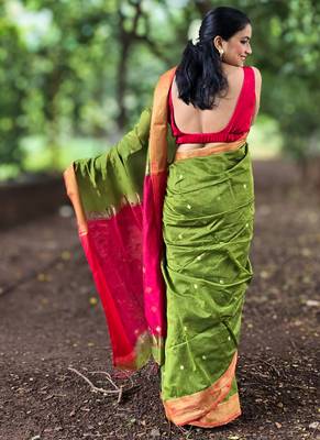 Green maheswari cotton saree with unstitched blouse piece 2