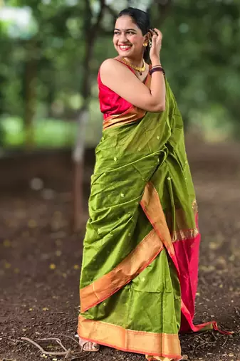 Green maheswari cotton saree with unstitched blouse piece