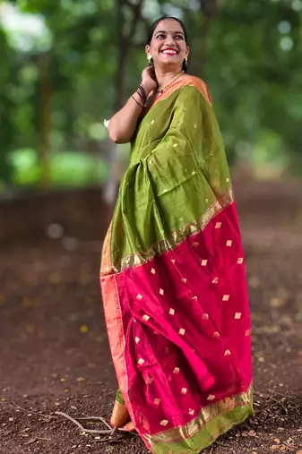 Green maheswari cotton saree with unstitched blouse piece