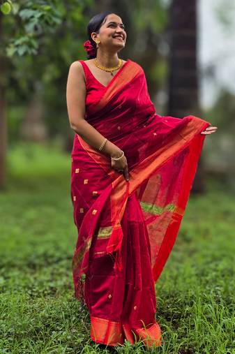 Red maheswari cotton saree with unstitched blouse piece