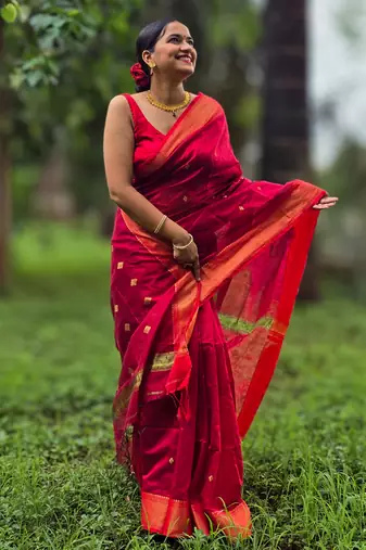 Red maheswari cotton saree with unstitched blouse piece