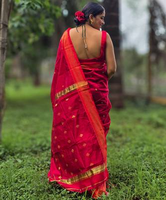 Red maheswari cotton saree with unstitched blouse piece 2