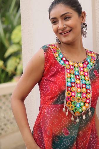 Bandhej printed georgette with kutchi gamthi mirror & codi lace work
