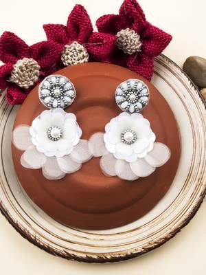 Handmade grey flower pearl earrings 1