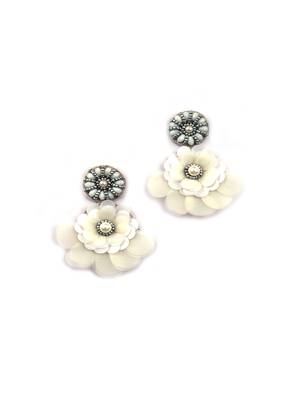 Handmade grey flower pearl earrings 2