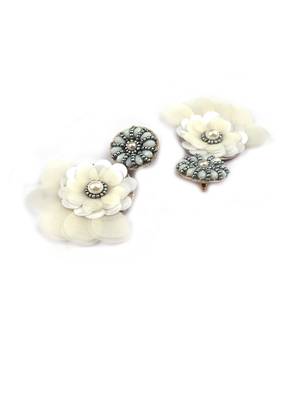 Handmade grey flower pearl earrings 3