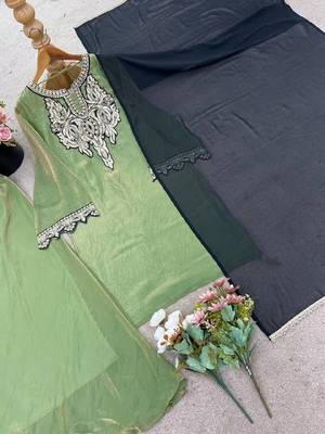 Regal green elegance with a modern twist 4