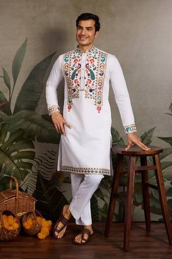 WHITE VISCOSE SILK THEAD WITH SEQUINS EMBROIDERED WORK WEDDING FUNCTION NAVRATRI FESTIVAL PARTY WEAR STRAIGHT KURTA
