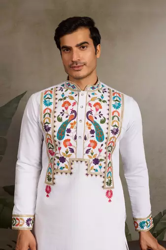 WHITE VISCOSE SILK THEAD WITH SEQUINS EMBROIDERED WORK WEDDING FUNCTION NAVRATRI FESTIVAL PARTY WEAR STRAIGHT KURTA