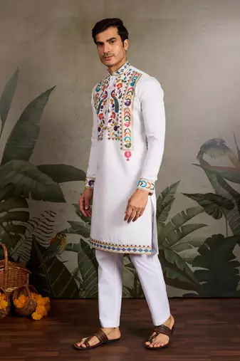 WHITE VISCOSE SILK THEAD WITH SEQUINS EMBROIDERED WORK WEDDING FUNCTION NAVRATRI FESTIVAL PARTY WEAR STRAIGHT KURTA