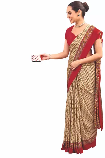 Cream crepe silk printed saree with unstitched blouse