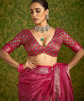 Pink velvet tussar silk blend foilprint saree with unstitched blouse 4