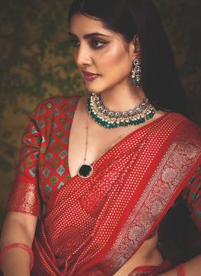 Red velvet tussar silk blend foilprint saree with unstitched blouse 2