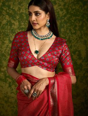 Red velvet tussar silk blend foilprint saree with unstitched blouse 3