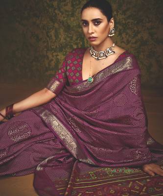 Maroon velvet tussar silk blend foilprint saree with unstitched blouse 2