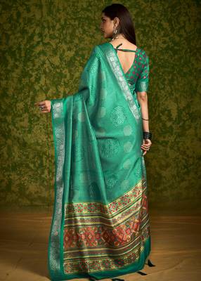 Bottle green velvet tussar silk blend foilprint saree with unstitched blouse 3