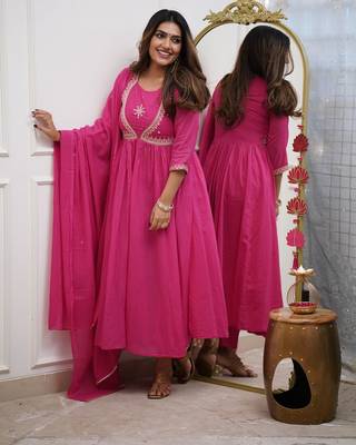 Pink embroidered kurta pant set 3