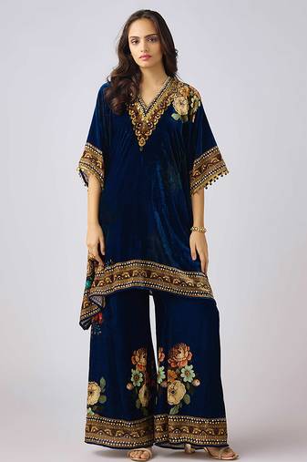 Blue embroidered velvet kurta set