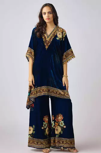 Blue embroidered velvet kurta set
