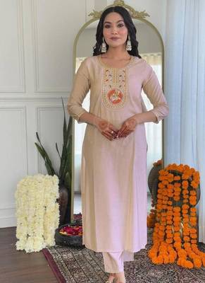 Beige Kurta set with Bandhani Dupatta 2