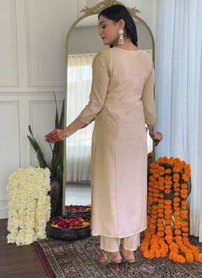 Beige Kurta set with Bandhani Dupatta 4