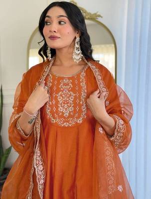 Rust Orange kurta set with Embroidery 2