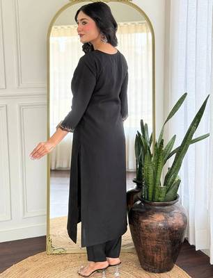 Black Embroidered Kurta set with Dupatta 4