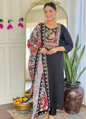 Black Kurta set with Dupatta 3